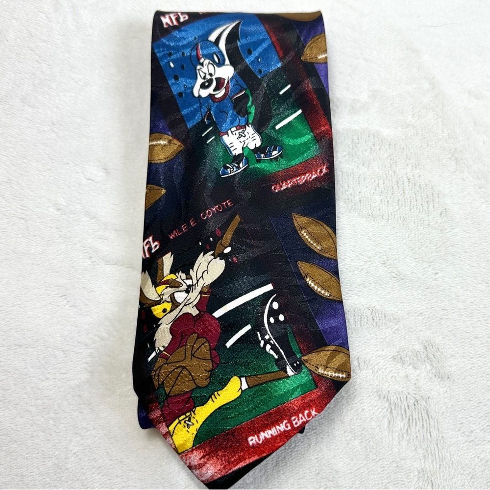 Surrey Looney Tunes Football Tie Warner Brothers Vintage 1993 NFL Sylvester 60"